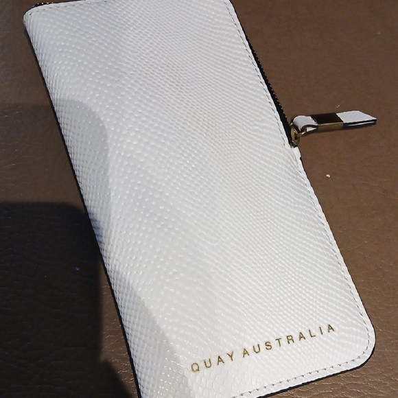 Quay Australia Leopard Print Sunglasses - Picture 2 of 14